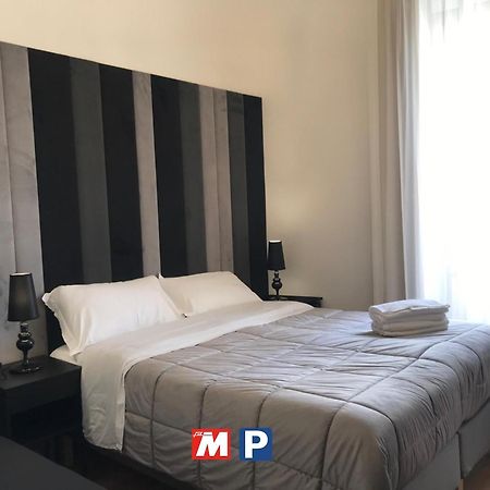 Motta Palace Apartments & Rooms Motta SantʼAnastasia Екстериор снимка