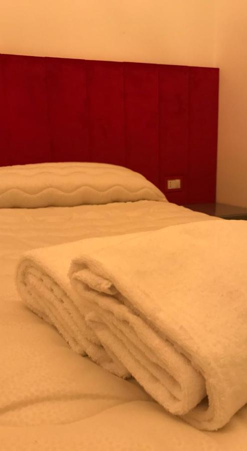 Motta Palace Apartments & Rooms Motta SantʼAnastasia Екстериор снимка