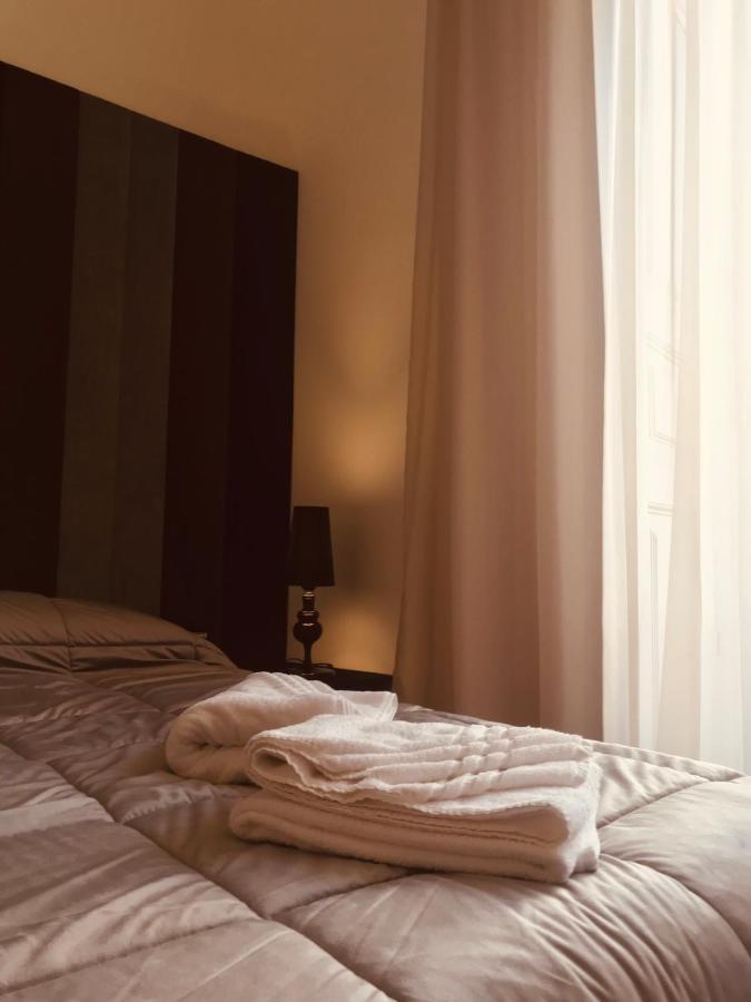 Motta Palace Apartments & Rooms Motta SantʼAnastasia Екстериор снимка