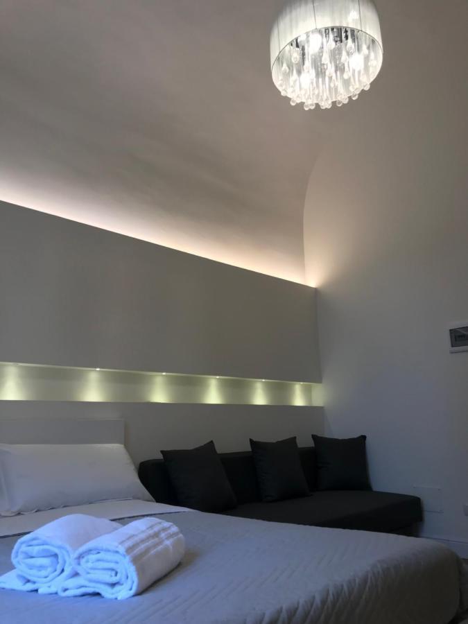 Motta Palace Apartments & Rooms Motta SantʼAnastasia Екстериор снимка