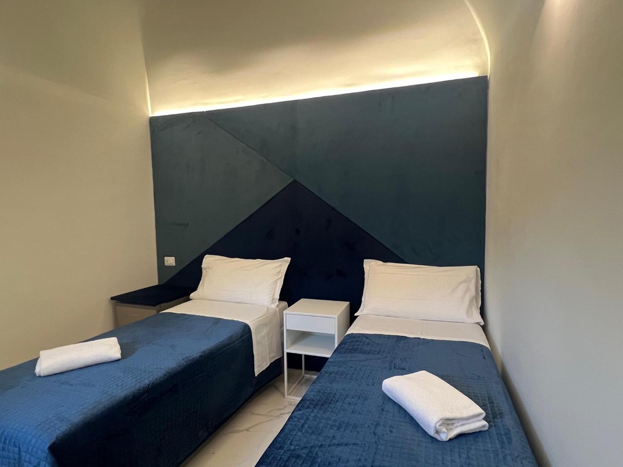Motta Palace Apartments & Rooms Motta SantʼAnastasia Екстериор снимка