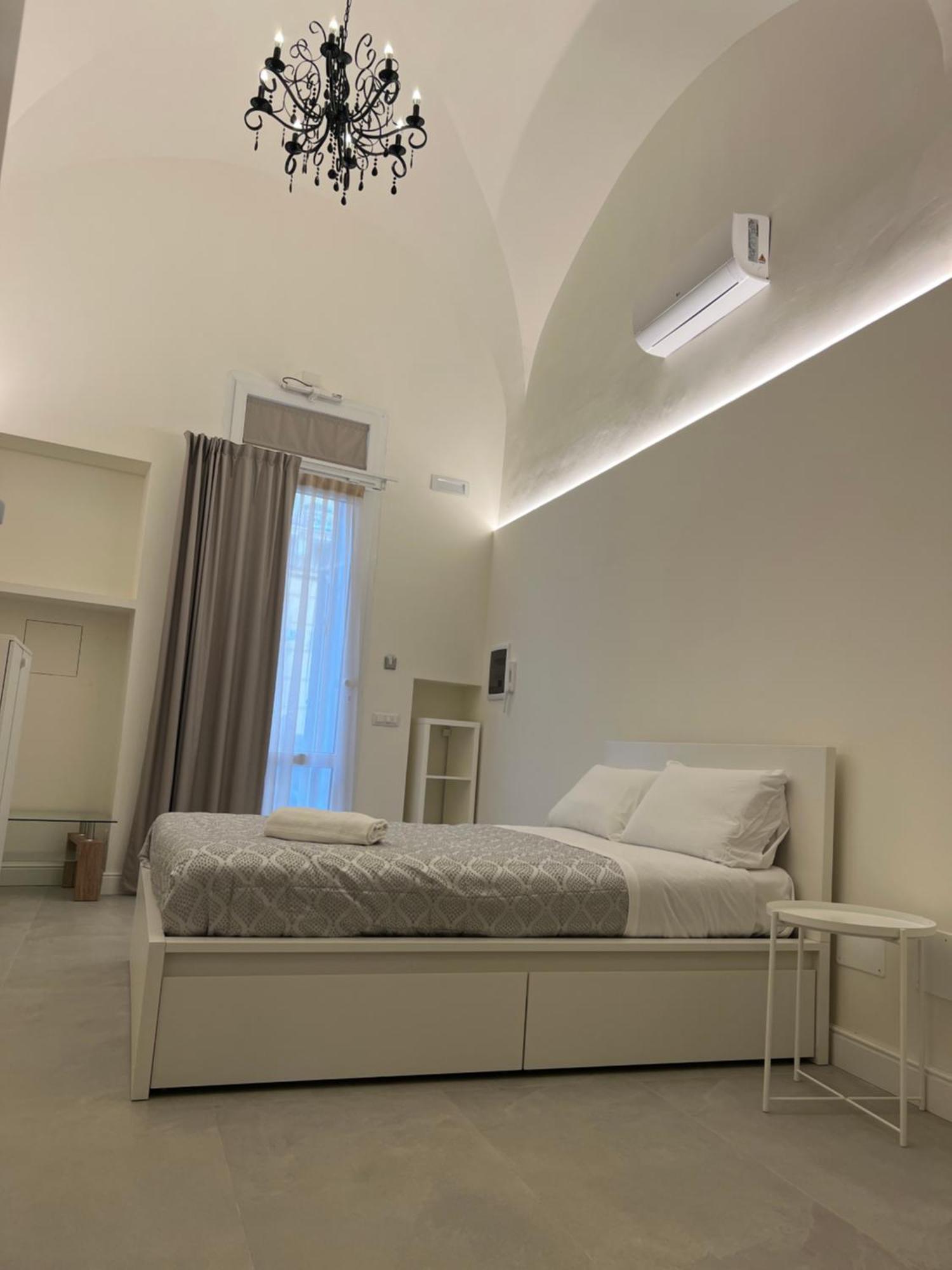 Motta Palace Apartments & Rooms Motta SantʼAnastasia Екстериор снимка