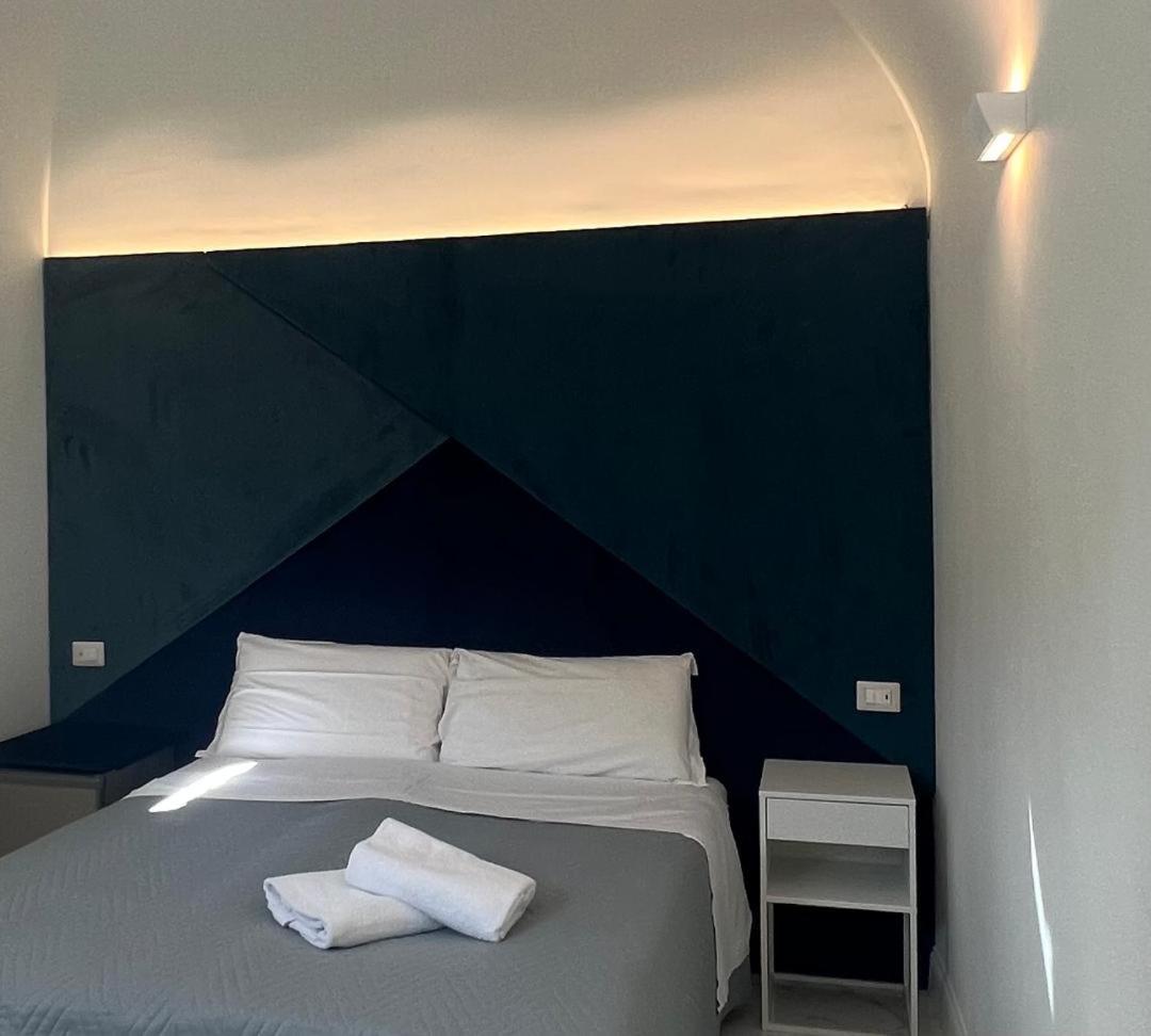 Motta Palace Apartments & Rooms Motta SantʼAnastasia Екстериор снимка